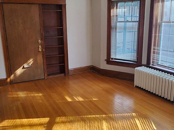 3rd image of 741 N Corona St