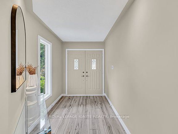 4th image of 1003 Maury Cres