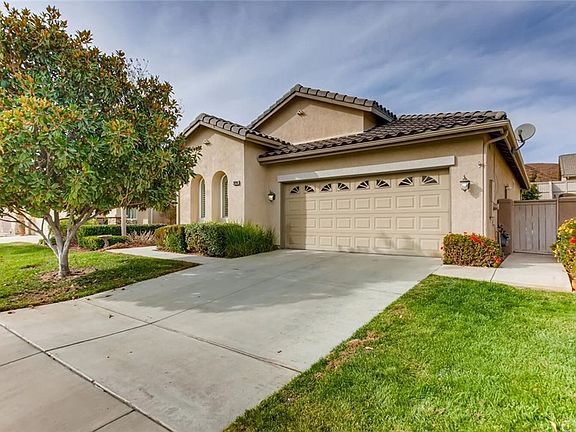 2nd image of 28240 Meadowsweet Dr