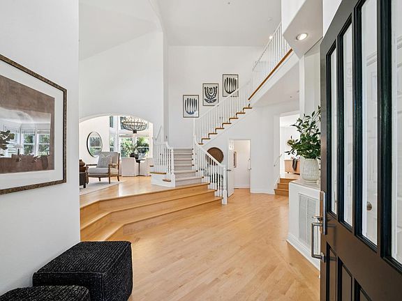 5th image of 209 Linden Lane