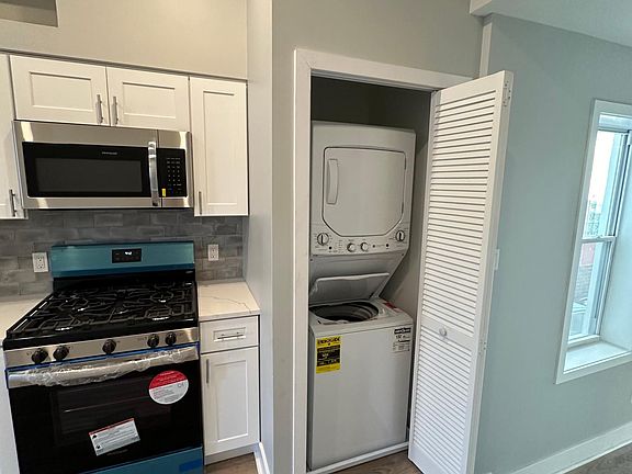 3rd image of 2315 Christian St Floor 2