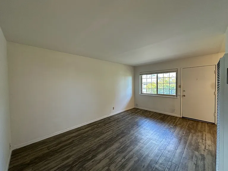 5445 Broadway #7 — Photo 10