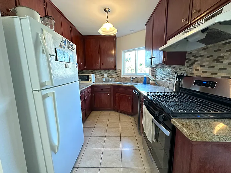 8038 Blackburn Ave #5 — Photo 5