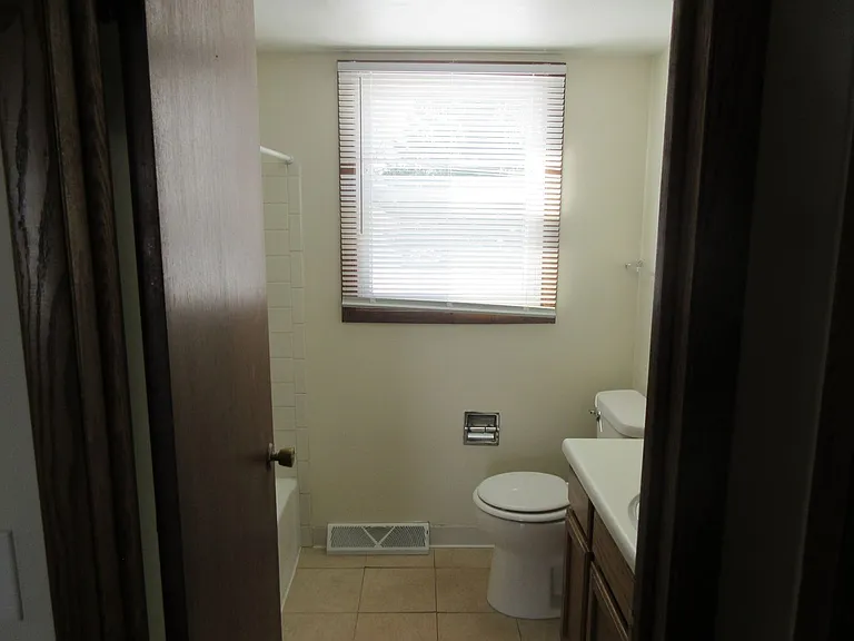 132-134 S Wright Rd — Photo 7