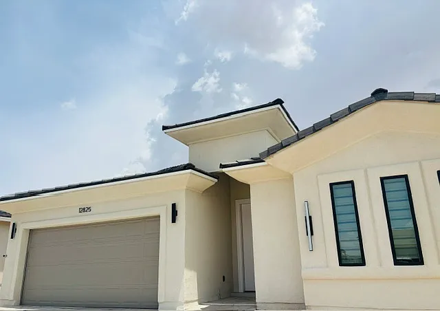 12825 Middlesbrough Ave — Photo 1