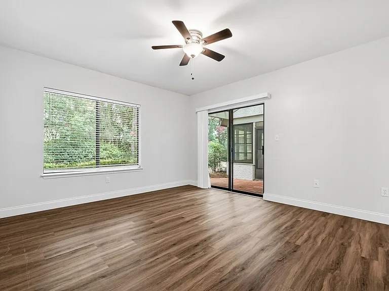 114 Gleneagles Dr — Photo 35