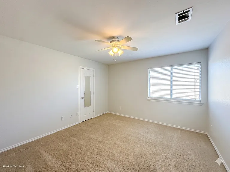 5108 Keating St — Photo 11