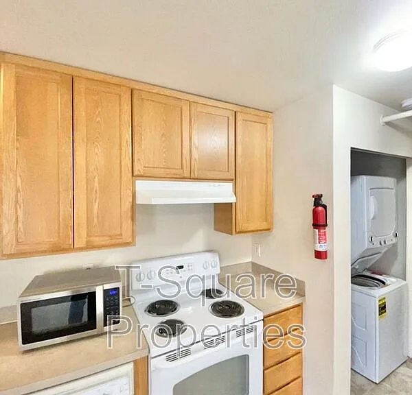 717 Cedar Ave #202 — Photo 2