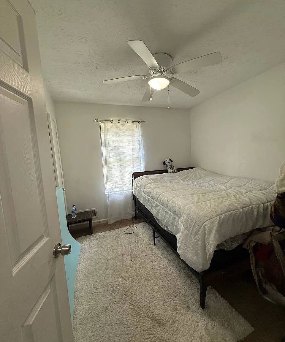 3 bed, 1356 sqft, $1,600 — Photo 3