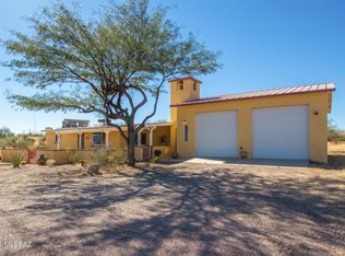 3601 W Calle Tres, Green Valley, AZ 85622