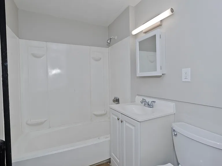 180 Oakland St #7 — Photo 14