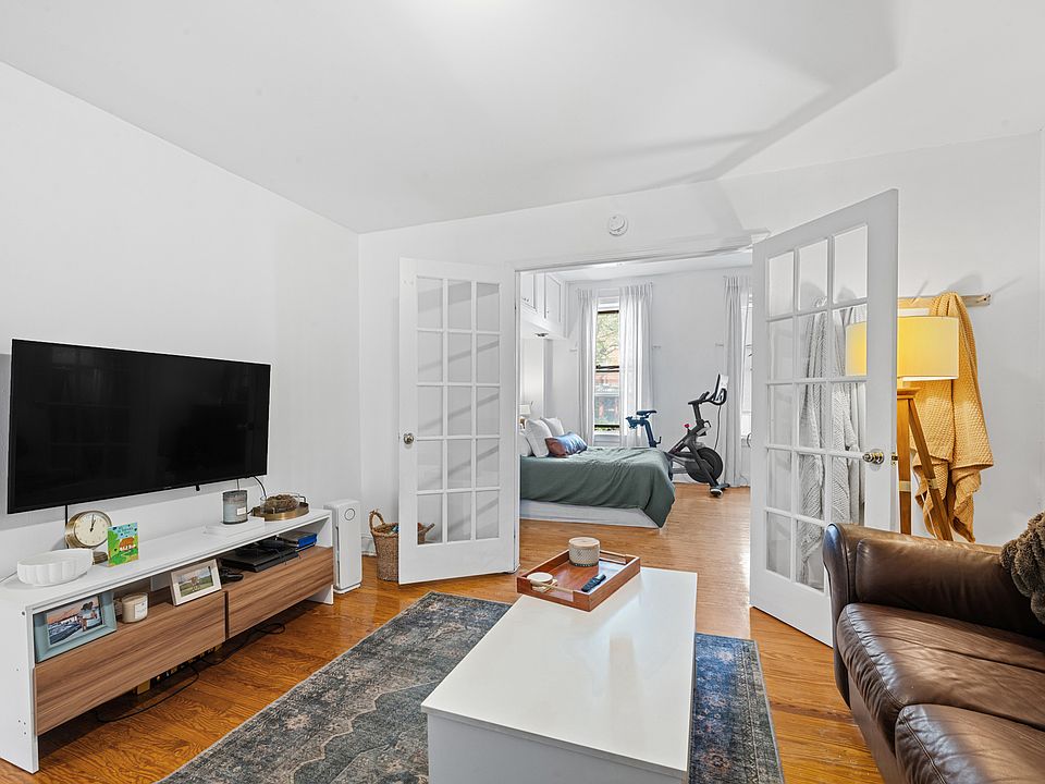 1st image of 275 7th St APT 1