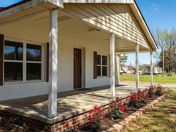 3rd image of 910 Carson Bridge Rd