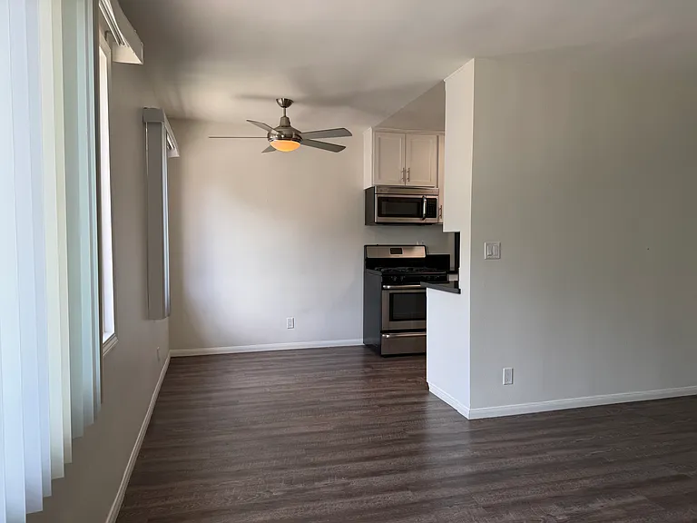 2700 Abbot Kinney Blvd #8 — Photo 6