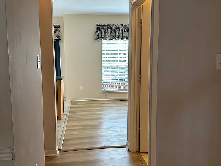 8359 Regal Oak Ct — Photo 11