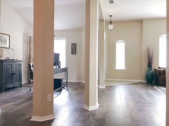 5th image of 706 Cattail Cir