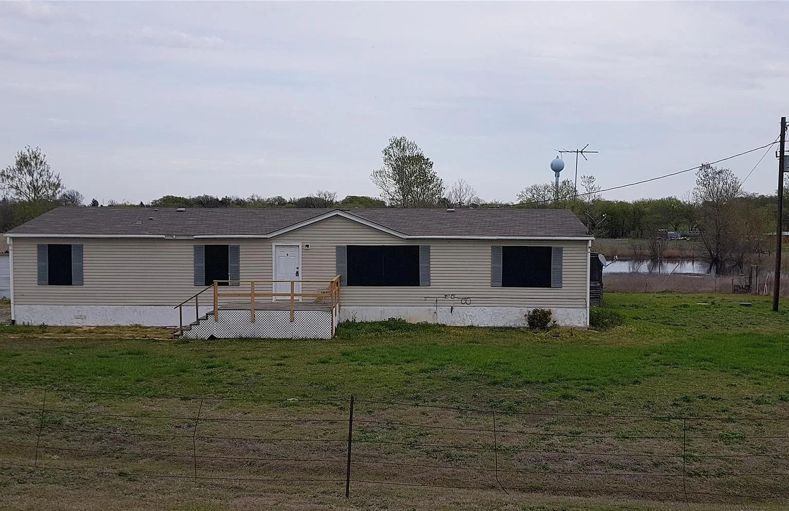 4 bed, 1792 sqft, $1,500 — Photo 1