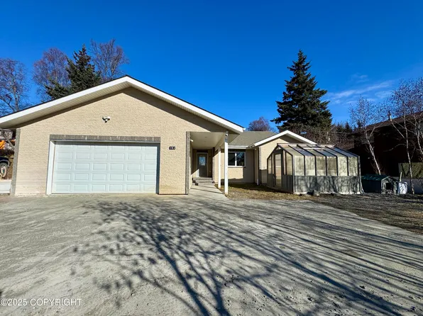 502 Rangeview Ave, Homer, AK 99603