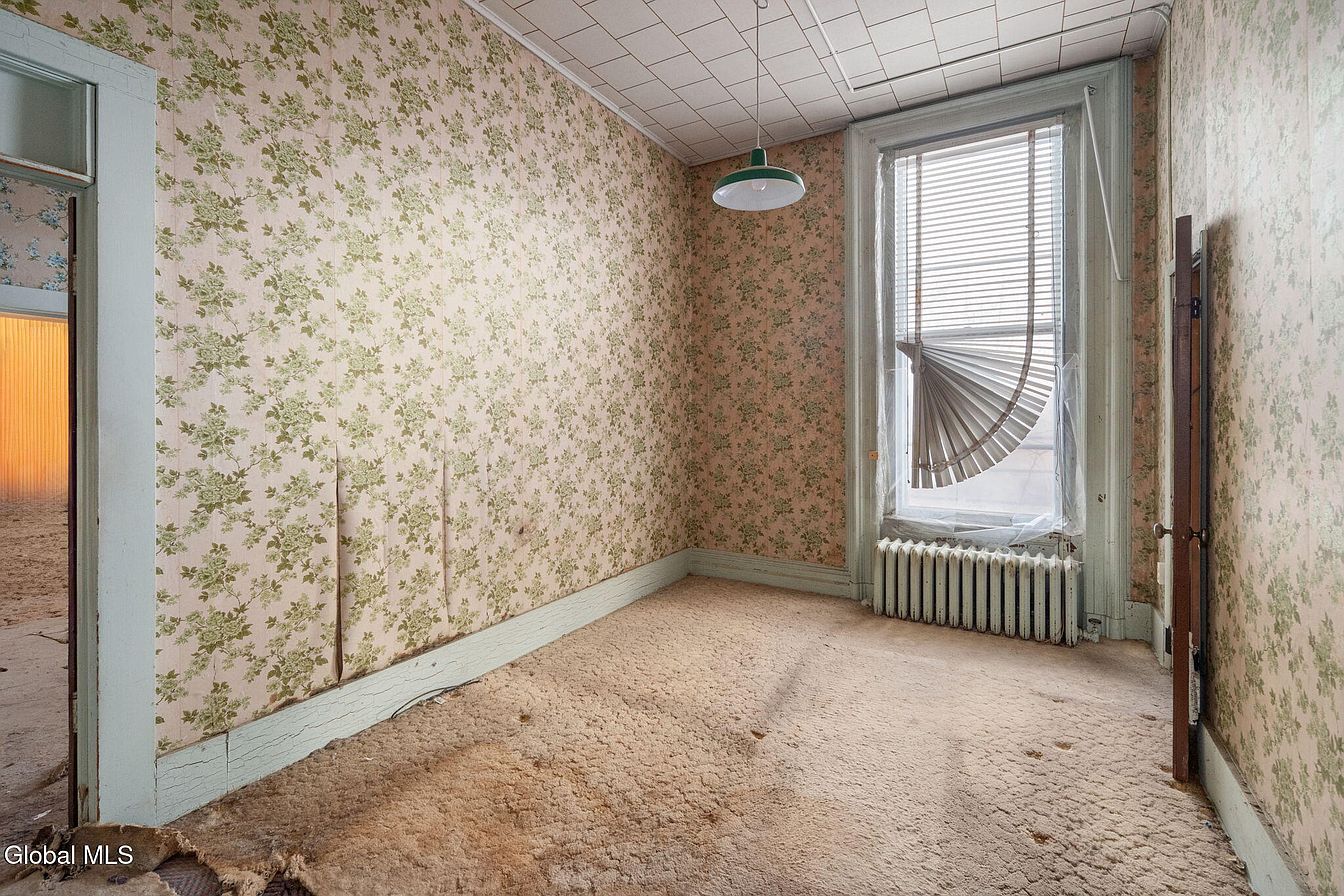 16th image of 93 Ten Broeck Street