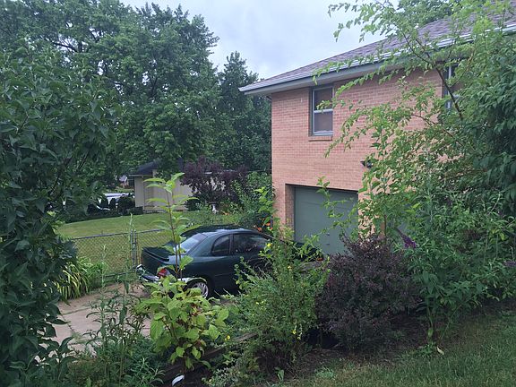 4th image of 9705 Linden Ave