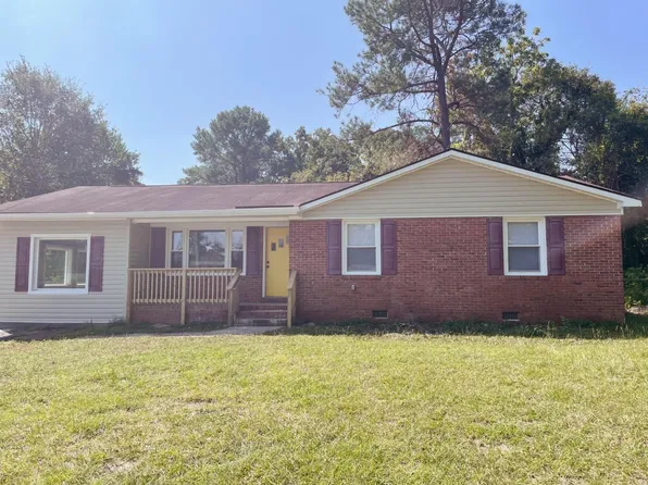 4709 Cheltenham Rd, Fayetteville, NC 28304