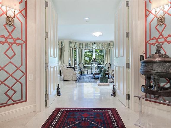 4th image of 35 Watergate Dr Suite 404