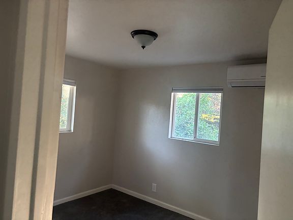 5th image of 700 Twin Lakes Dr