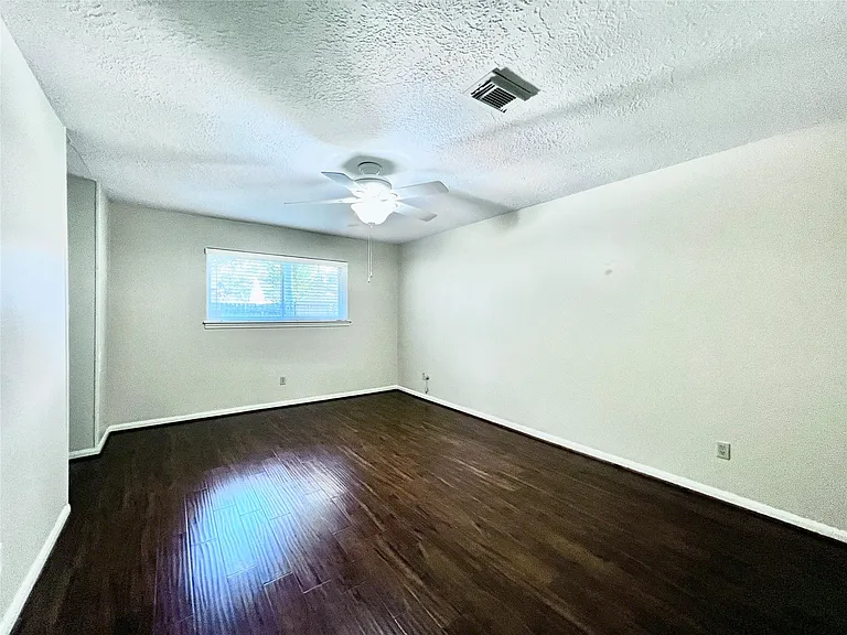 13935 Saint Marys Ln — Photo 26