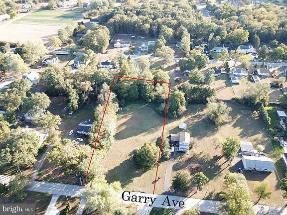 5th image of 1389 Garry Ave