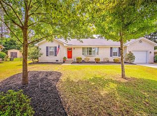 909 Romain Ct, Fayetteville, NC 28303