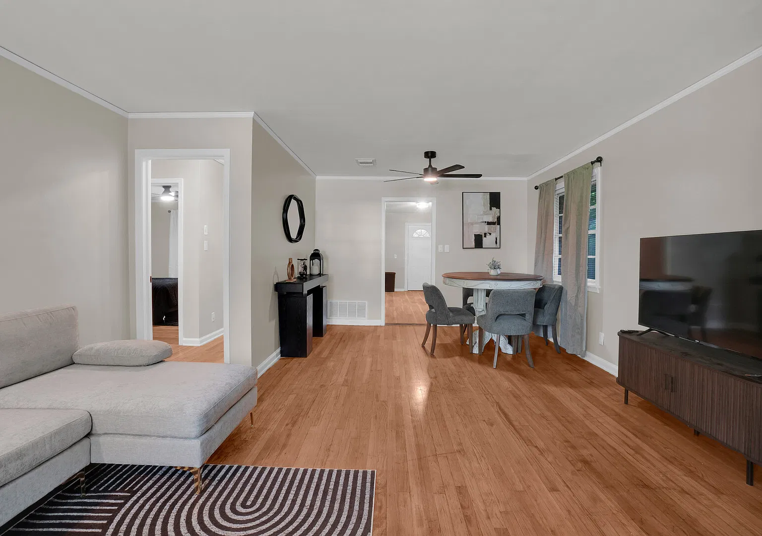 Brantwood Corporate Retreat | Furnished 2BR/1BA | Extended Stays — Photo 1