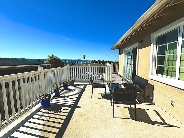 1724 Luxton St — Photo 31