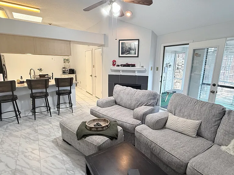 573 Grace Ln — Photo 14