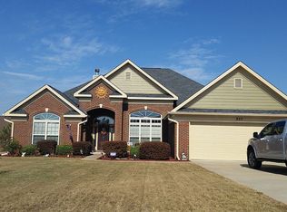 853 Sun Wood Dr, Smiths Station, AL 36877