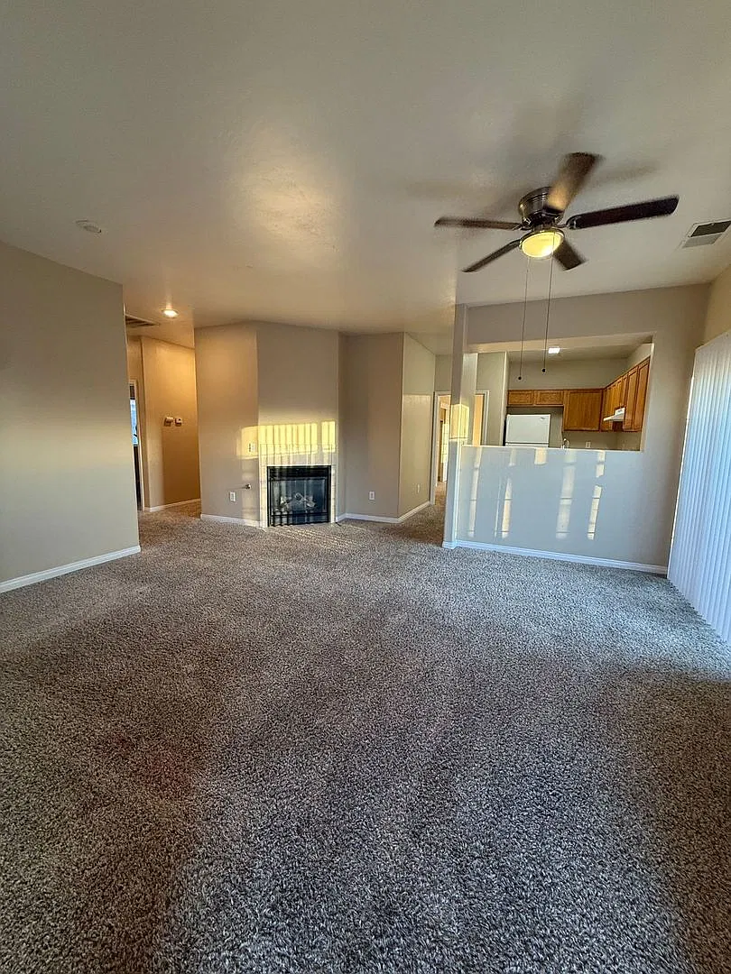 Yellow Meadow Ct 548 — Photo 2