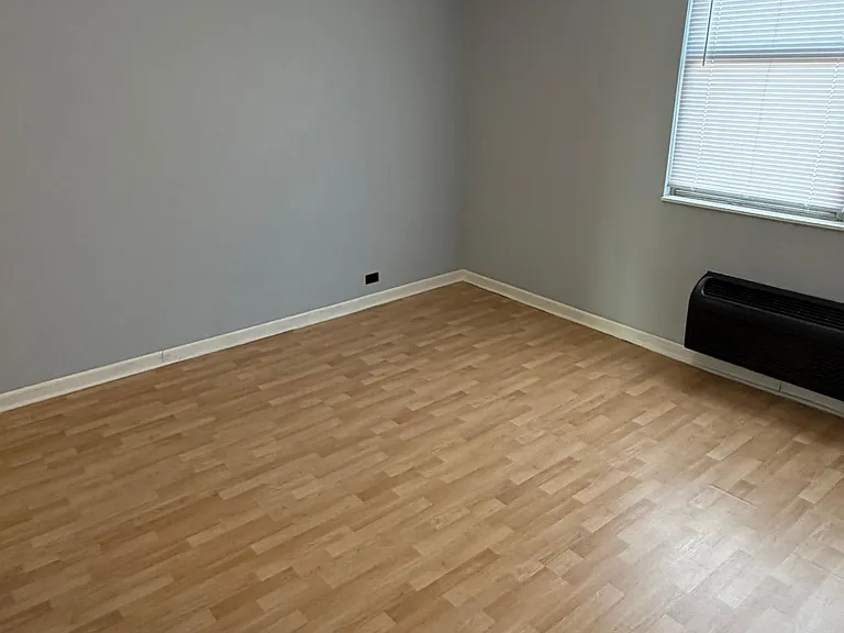 4300 W Ford City Dr — Photo 9