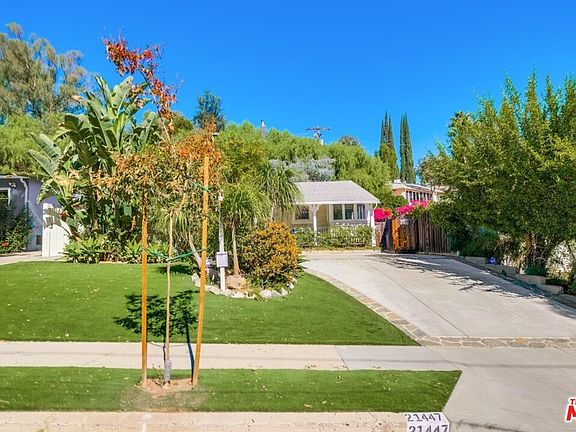 4th image of 21447 Providencia St