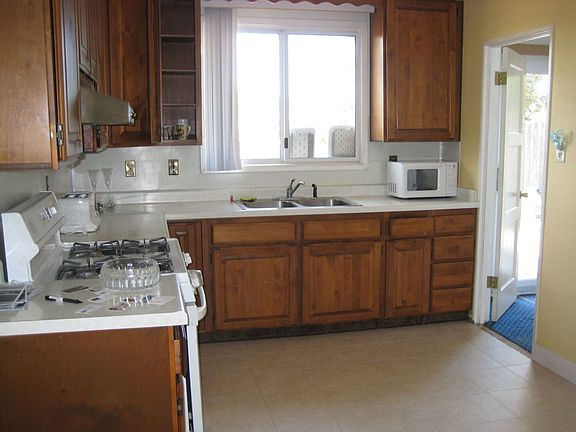 4th image of 1752 Sweetwood Dr