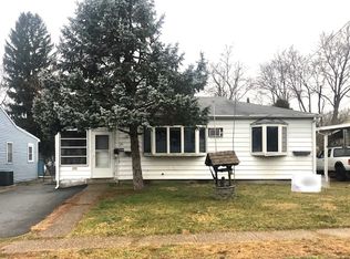 29 Gilmore Rd, Ewing, NJ 08628