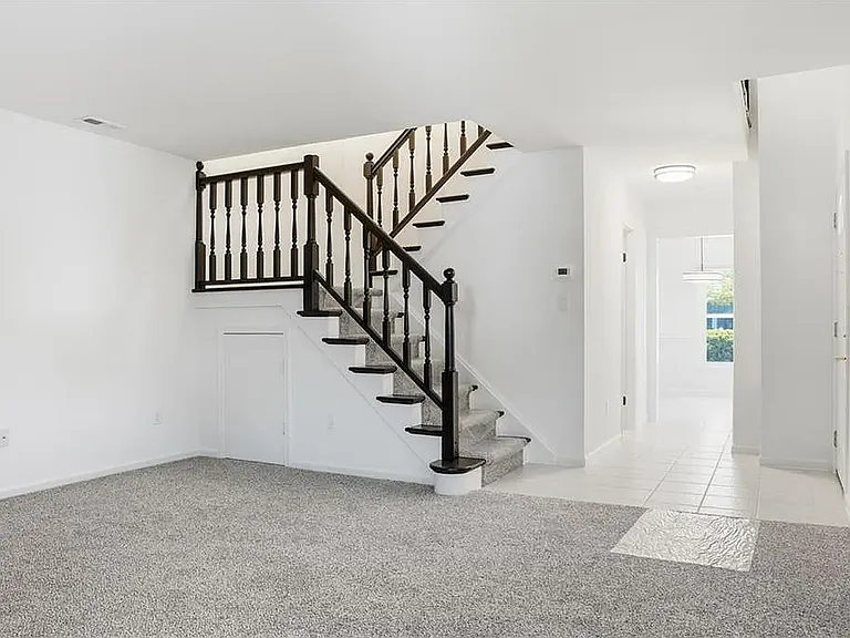 294 Eaton St #294 — Photo 4
