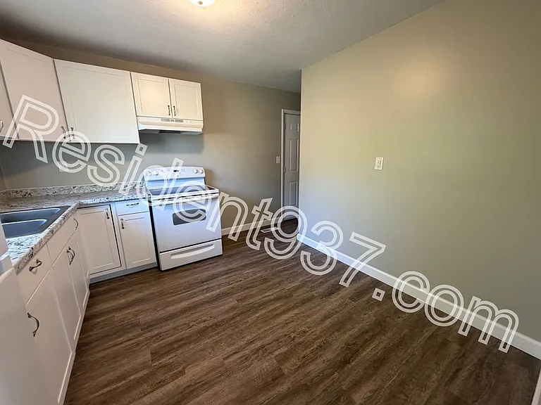 2059 Neff Rd — Photo 5