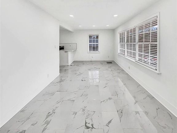 2nd image of 136 Victor Cir NW