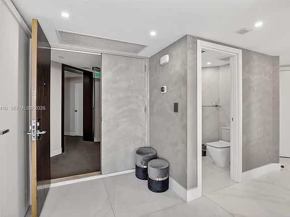 5th image of 1000 W Island Blvd #1009