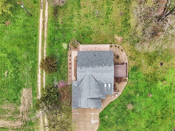 3rd image of 4802 McGowan Dr