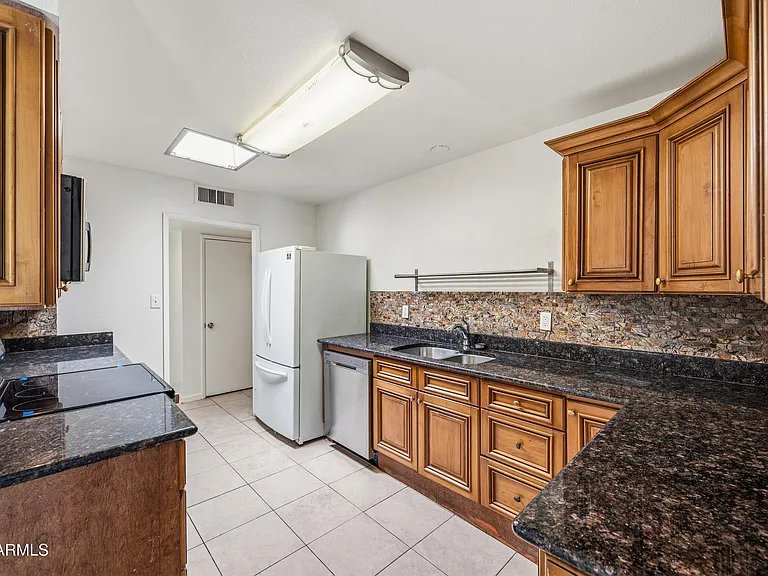 12422 N Cherry Hills Dr E — Photo 9