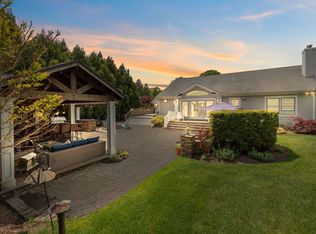 36 Liberty St, Westhampton Beach, NY 11978