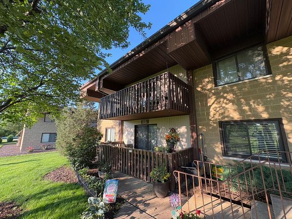 935 E Division St APT 2D