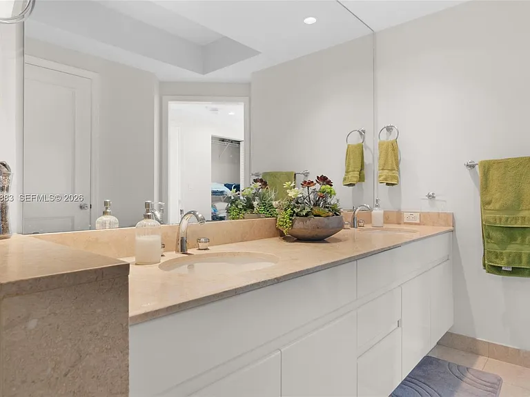 848 Brickell Key Dr #3905 — Photo 32