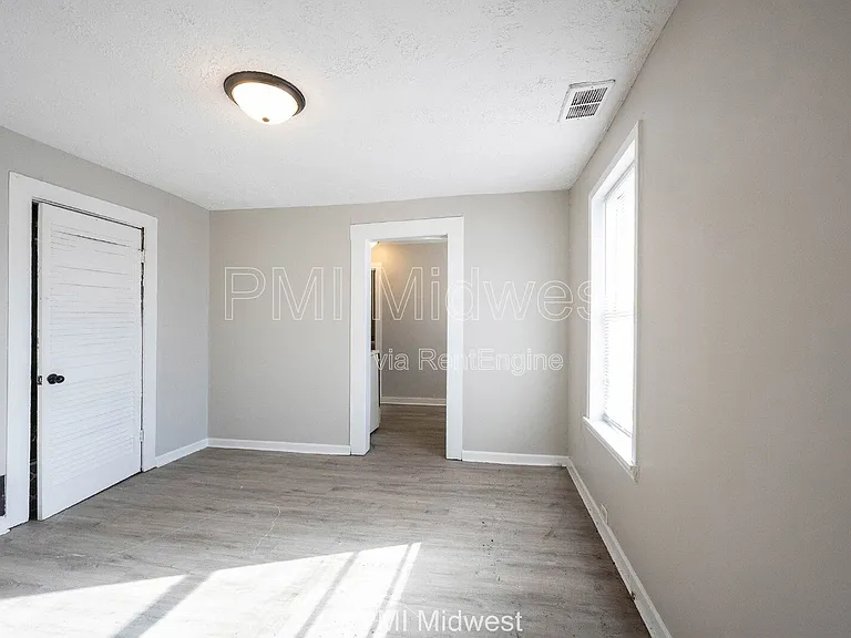 423 Villa Ave — Photo 7