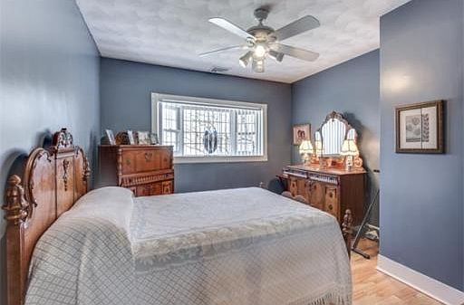 2nd image of 35 Greenwood St #1